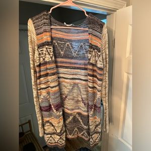 Maurice’s size 0x long patterned sweater